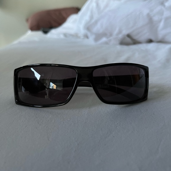 Vintage y2k Gucci Sunglasses with case - Picture 3 of 6